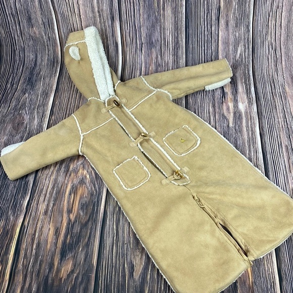 GAP Other - Baby Gap Faux Suede (Poly) & Shearling Bear Snow Onesie - Sz 6-12 Month